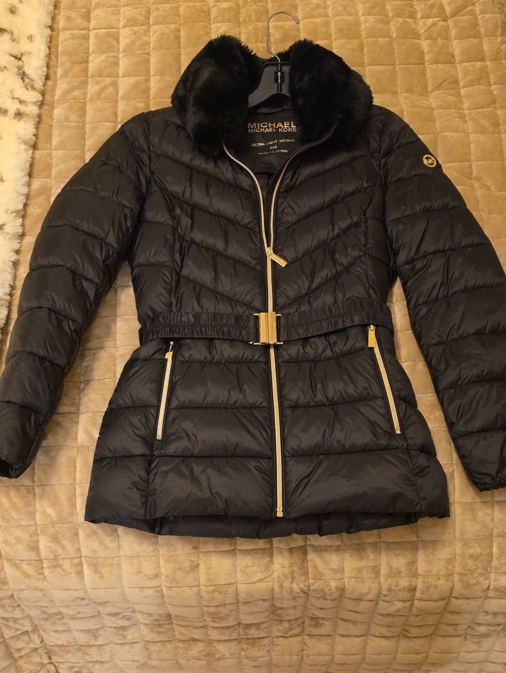 MICHAEL Michael Kors Black Quilted Puffer Jacket with Faux Fur Collar
